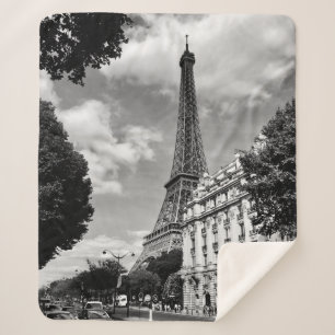 MANTA SHERPA TORRE EIFFEL EN PARÍS, FRANCIA