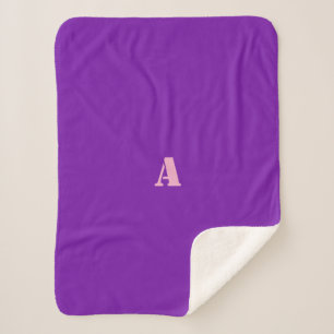 Manta Sherpa Una funda Monograma De Fleece Púrpura