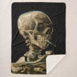 Manta Sherpa Vincent van Gogh - Calavera con cigarrillo en llam<br><div class="desc">Cabeza de un Skeleton con un cigarrillo en llamas / Calavera con cigarrillo en llamas / Crane de squelette fumant une cigarrillo - Vincent van Gogh,  1885</div>