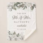 Manta Sherpa Vintage Cherish Rosa El Nuevo Sr. y la Sra. Newlyw<br><div class="desc">Rosas y Flores Vintage de Flores Blancas y Oro Rosa. Un estilo clásico vintage y elegante, con muchas hojas y follaje gris, marfil blanco, oro Rosa, rosa sucio, verde pálido y gris. Con elementos florales pintados a mano, fuentes clásicas de escritura vintage y elegantes fronteras peónicas y Rosas - El...</div>