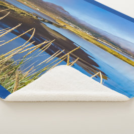 Manta Sherpa Vista sobre Saudarkrokur y Skagafjordur, Islandia