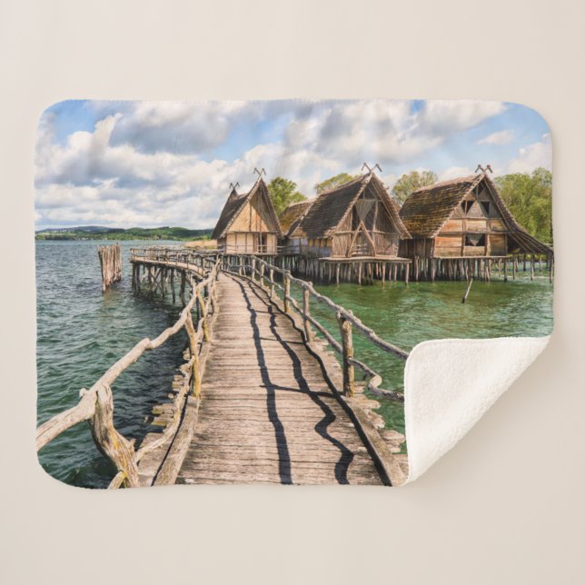 Manta Sherpa Water | Stilt Houses Over the Water (Anverso (horizontal))