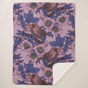 Manta Sherpa Wren y hellebore, rosa y violeta