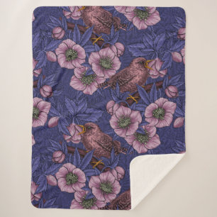 Manta Sherpa Wren y hellebore, violeta y rosa