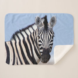 Manta Sherpa Zebra mirándote con foto de cielo azul