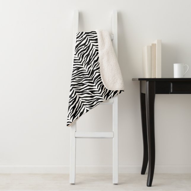 Manta Sherpa Zebra Print Sherpa Blanket (In situ)