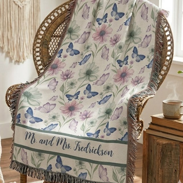 Manta Sr y Sra Boho Botánico Floral (Cozy boho butterfly throw blanket, perfect for the newlyweds' cozy first home.)
