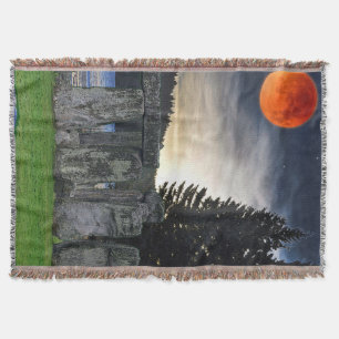 Manta Tejida Antiguo Stonehenge y místico Luna llena roja