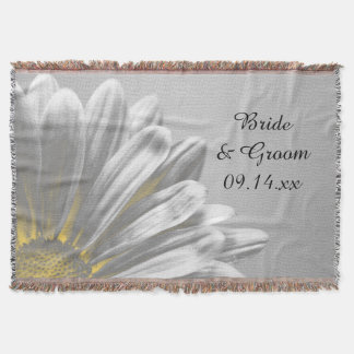 Manta Tejida Boda Keepsake con resaltados florales amarillos
