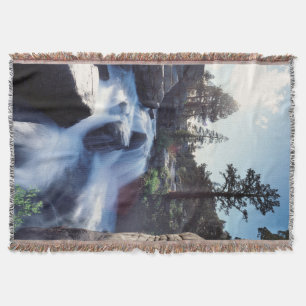 Manta Tejida California, Sierra Nevada Mountains, Una cascada