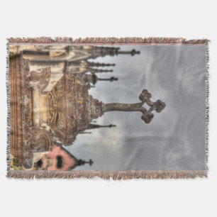 Manta Tejida Cruz de cementerio en primer plano, Portugal