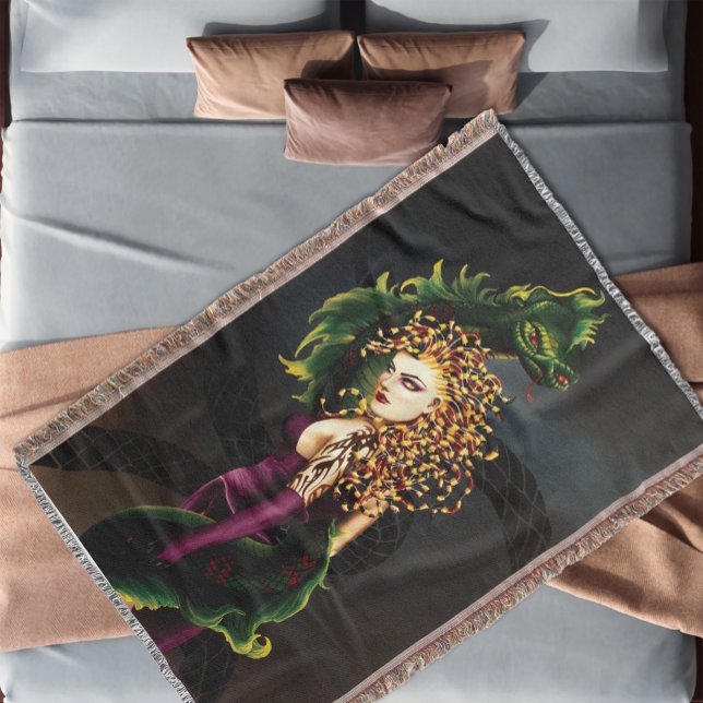 Manta Tejida Gorgon de la serpiente de mitología griega Medusa (Subido por el creador)