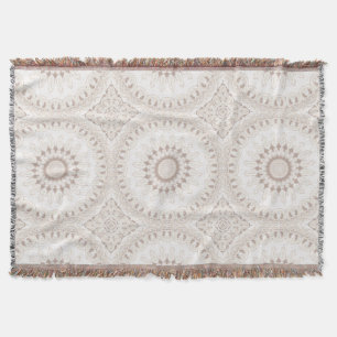 Manta Tejida Medallón de Mandala en Beige Suave y Blanco