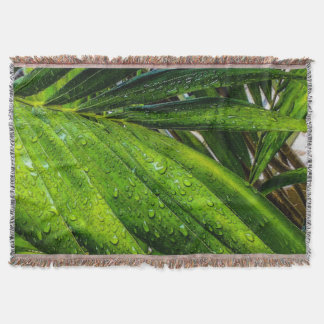 Manta Verdes tropicales con gotas de lluvia