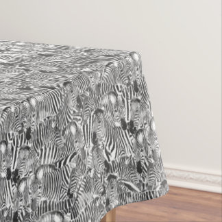 Mantel blanco y negro de la raya de la cebra