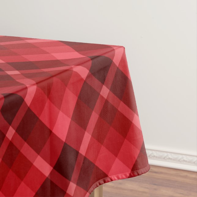 Mantel Bonito Ruby Red Plaid Pattern Small Tableclol (In Situ)