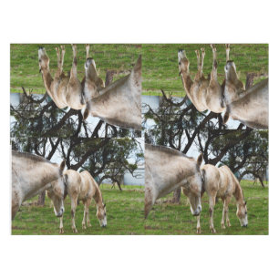 Mantel Caballos Blancos Fangosos,