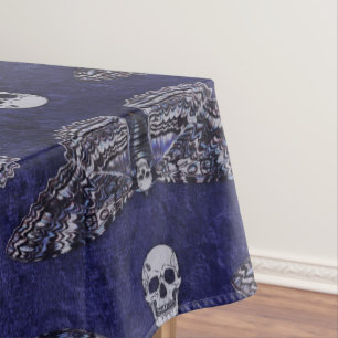 Mantel Caer en la muerte de Moth y Skulls