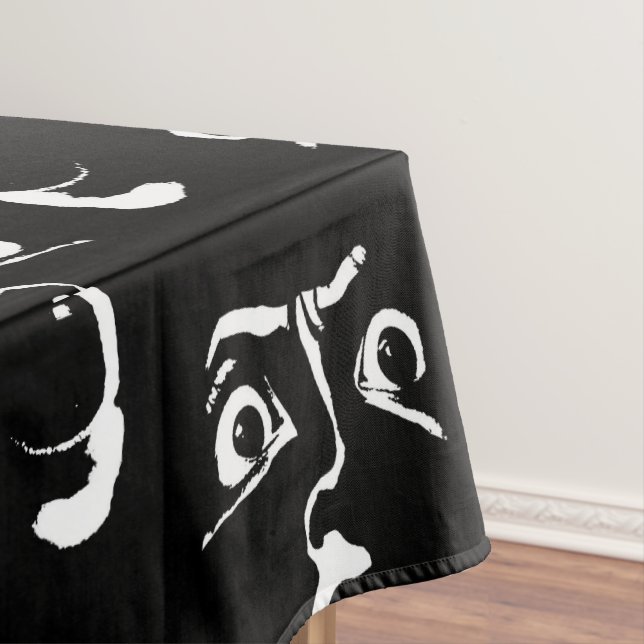 Mantel cara de horror en blanco y negro (In Situ)