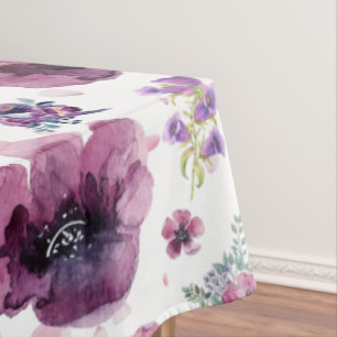 Mantel chic floral foliage purple blooming flowers