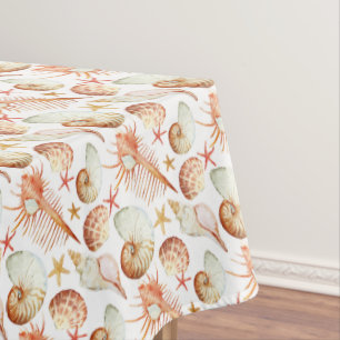Mantel Coral con las cáscaras y el modelo de los