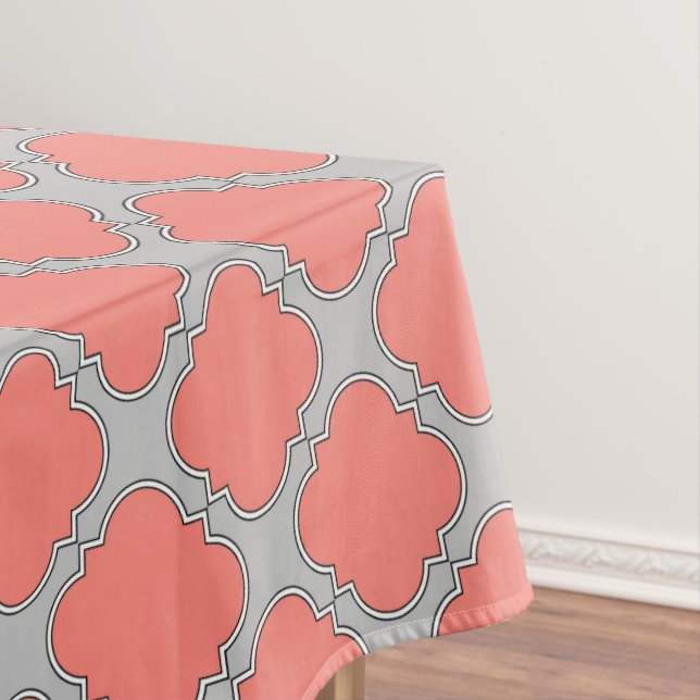 Mantel Coral de quatrefoil y gris (In Situ)