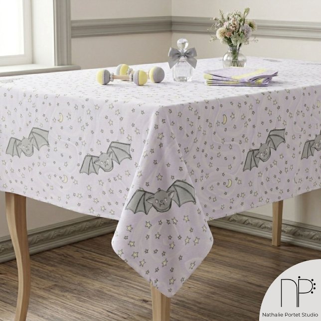 Mantel de Halloween Murciélagos Morados Espeluznan (Hand drawn cute bat Halloween tablecloth with a whimsical spooky purple autumn party theme)