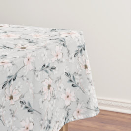 Mantel Delicado patrón floral.