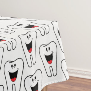 Mantel Dentista sonriente de dientes blancos manchados
