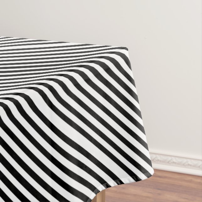 Mantel Ebony Snow (In Situ)