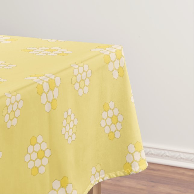 Mantel Elegante Pastel Yellow Honeycomb Baby Shower (In Situ)