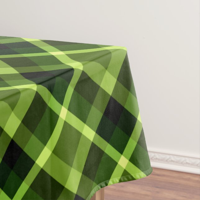 Mantel Elegante Pea Green Plaid Pattern Medium Tableclol (In Situ)