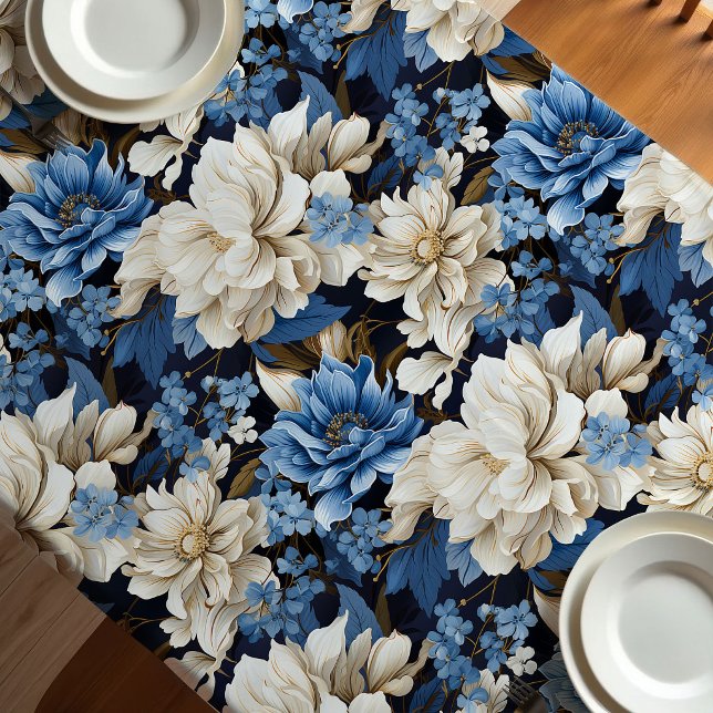Mantel Floral de Marfil Azul Moderno (Trendy Blue Ivory Floral Stylish Tablecloth)