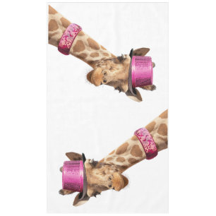 Mantel Giraffe en gorra rosa brillante