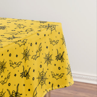 Mantel Halloween golpea a las arañas en la web de un pequ