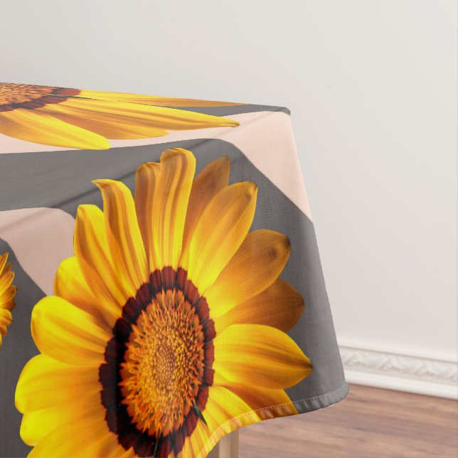 Mantel Hermosas flores amarillas sobre rayas grises y mar (In Situ)