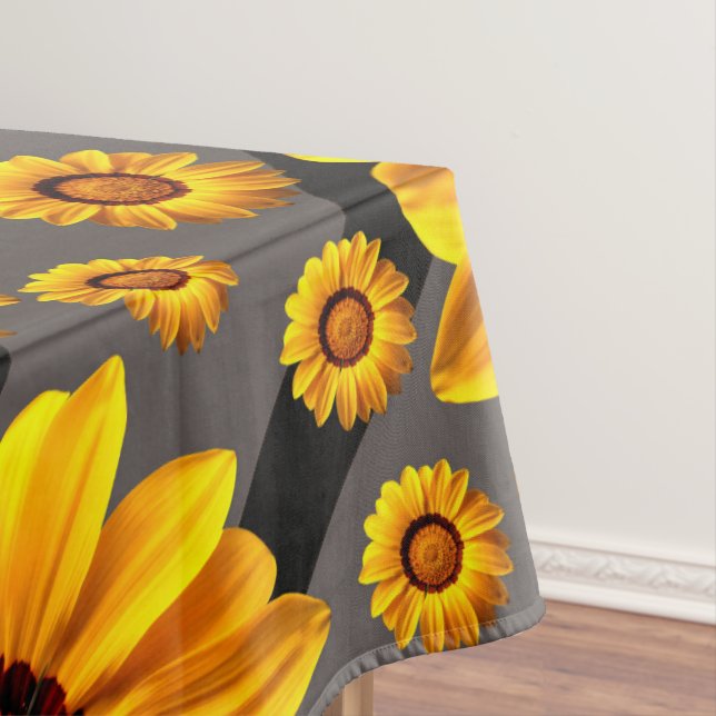 Mantel Hermosas flores amarillas sobre rayas grises y pla (In Situ)