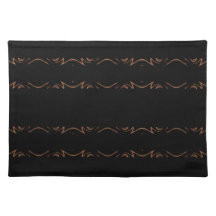Placemat negro con bandas decorativas marrones
