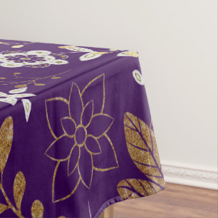 Mantel Intrincado patrón floral con oro y blanco