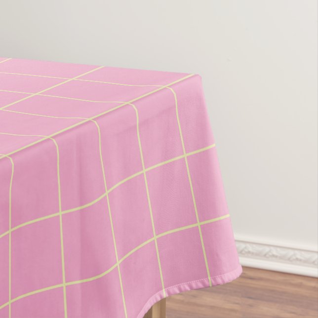 Mantel Light Green Cell Pattern Pink Checkered Plaid. (In Situ)