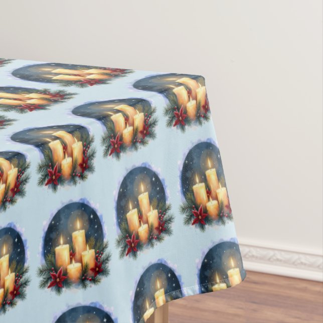 Mantel Los navidades lucen velas con Poinsettias (In Situ)