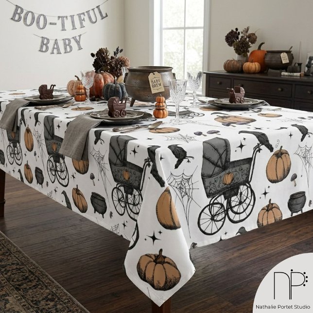 Mantel Manta de mesa de carrito de bebé gótico de Hallowe (Hand drawn gothic Halloween baby carriage tablecloth with a whimsical spooky ink art theme)