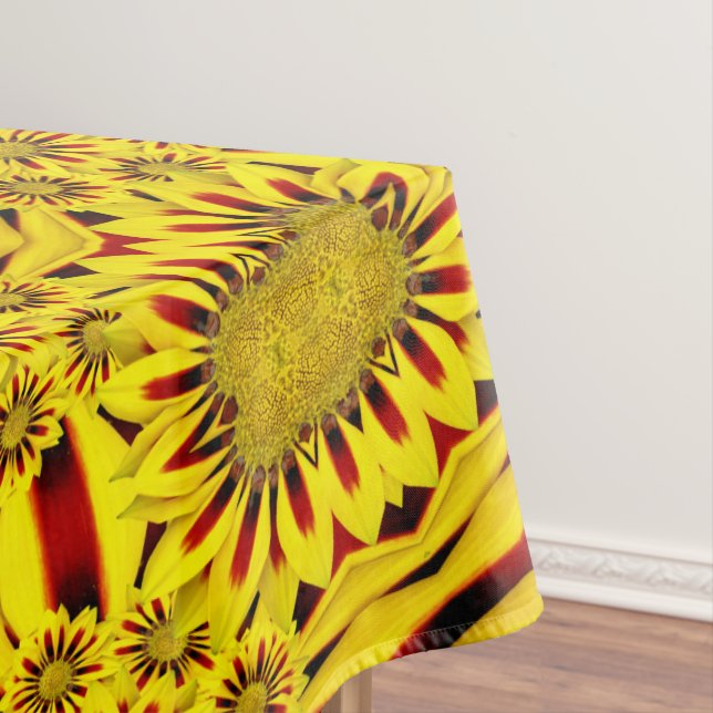 Mantel Maravillas amarillas y caleidoscopio rojo del (In Situ)