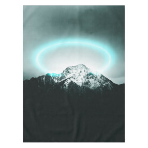 Mantel Misteriosa luz de neón azul de montaña nevada
