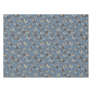 Mantel modelo con los rosas y la mariposa