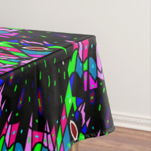 Mantel Negro con motivos verdes y rosas decoración en el
