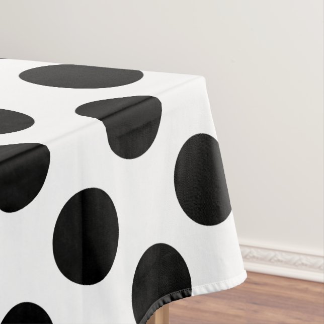 Mantel Negro sobre puntos de polka de gran tamaño blanco (In Situ)