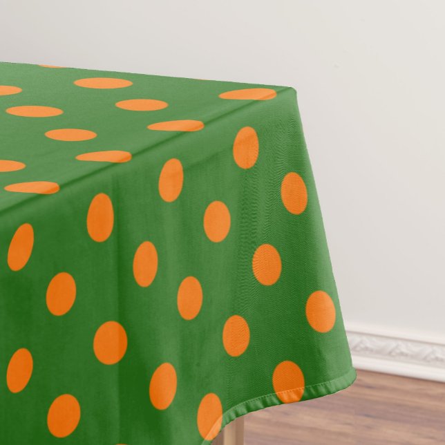 Mantel Orange On Green Polka Dots Pattern Design  (Subido por el creador)