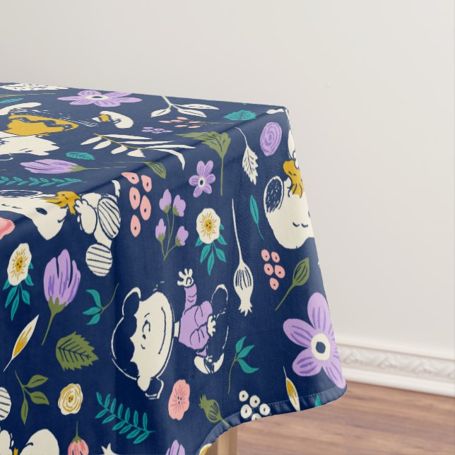 Mantel Peanuts In Bloom Pattern (In Situ)