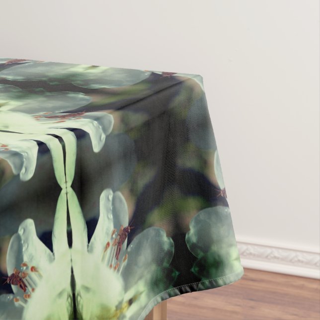 Mantel Pequeño Grasador Sobre Flor Azalea Blanca Resumen (In Situ)